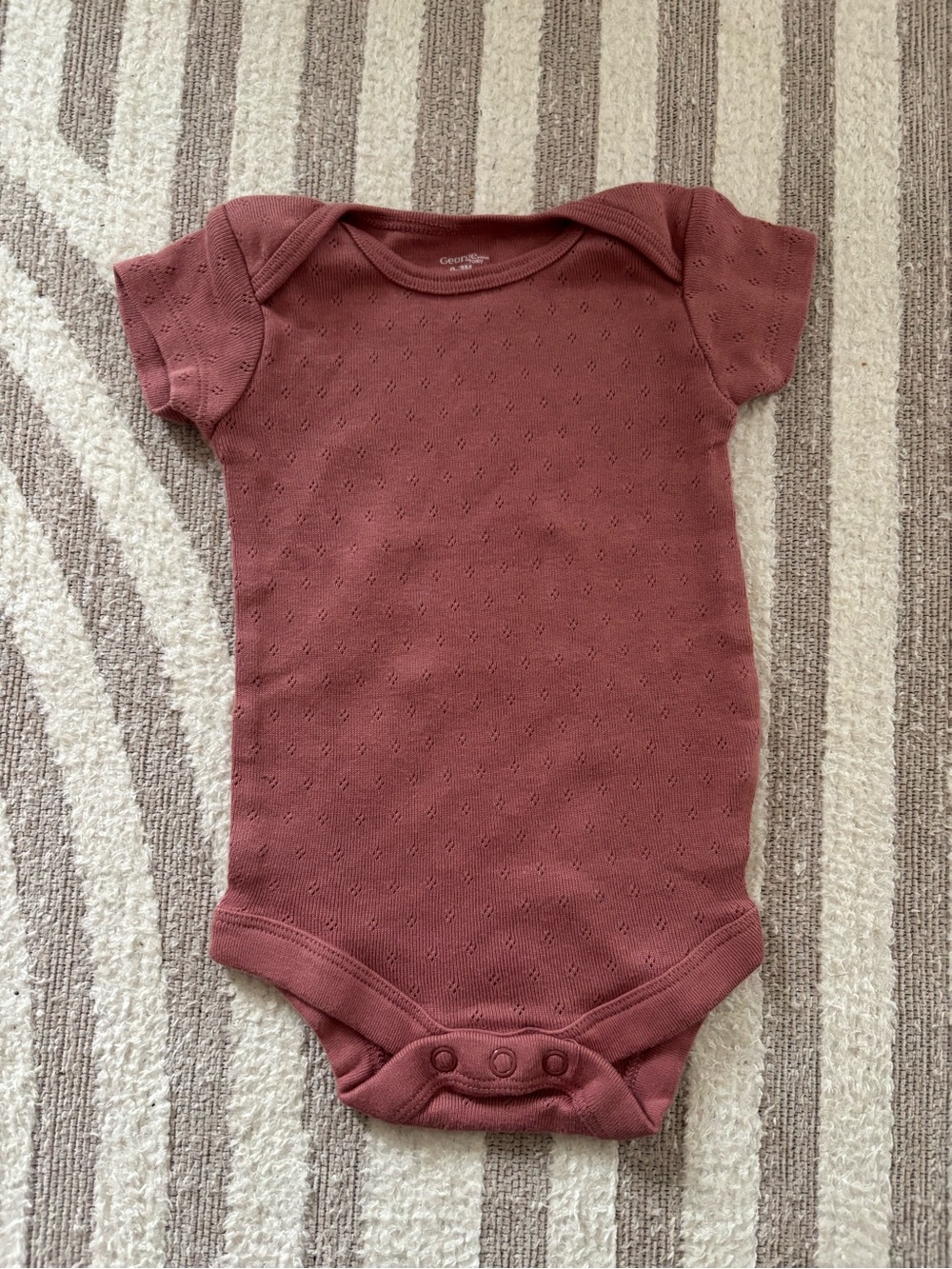 10/$15 George Dusty Rose Dotted Eyelet Knit Bodysuit Size 0-3